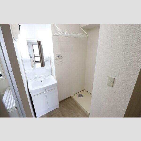 洗面所 (洗髪洗面化粧台)