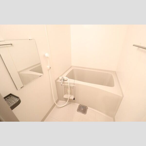 バス (給湯式浴室)