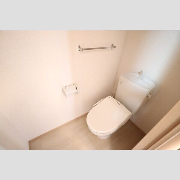 トイレ (温水洗浄暖房便座)