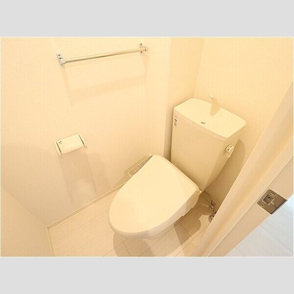 トイレ (温水洗浄暖房便座)