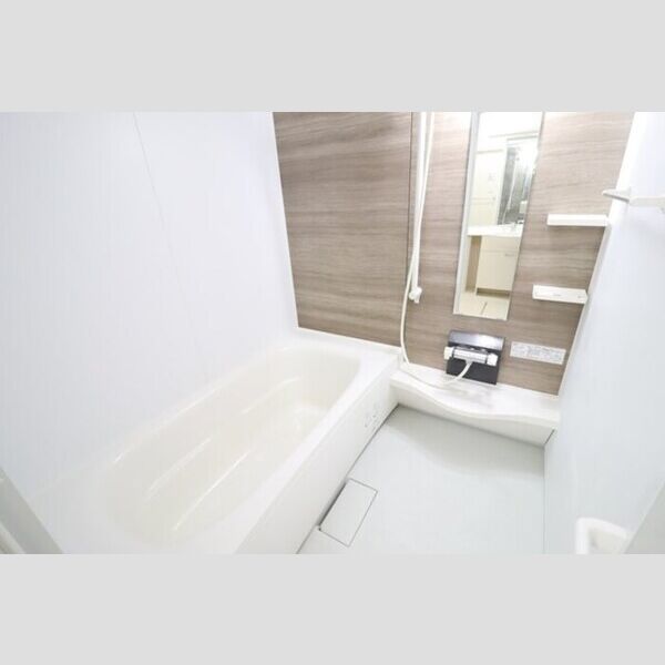 バス (追い焚き給湯式浴室)