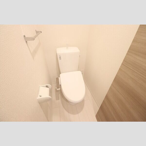 トイレ (温水洗浄暖房便座)