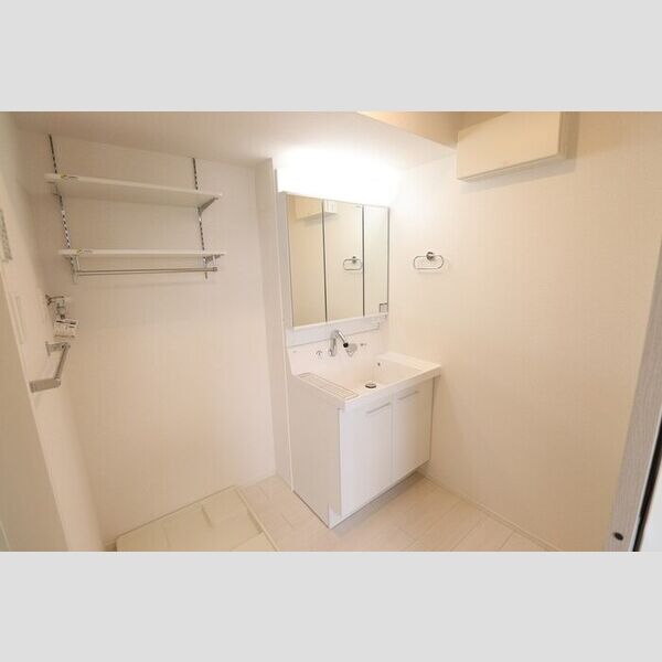 洗面所 (洗髪洗面化粧台)