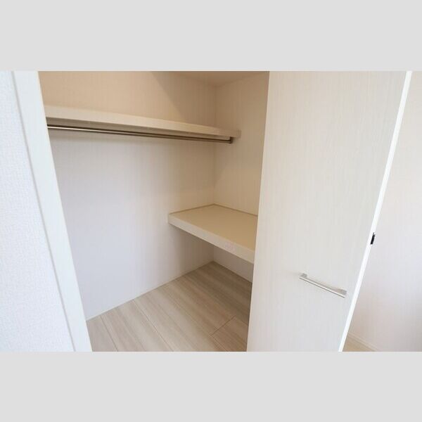 収納 (ウォークインクローゼット)