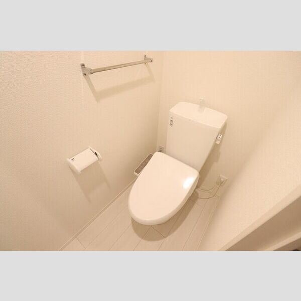 トイレ (温水洗浄暖房便座)