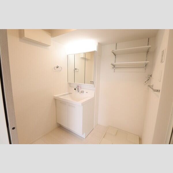 洗面所 (洗髪洗面化粧台)