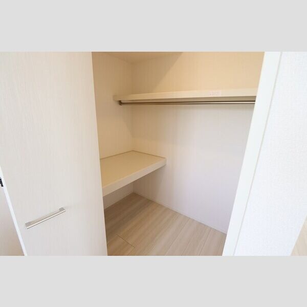 収納 (ウォークインクローゼット)