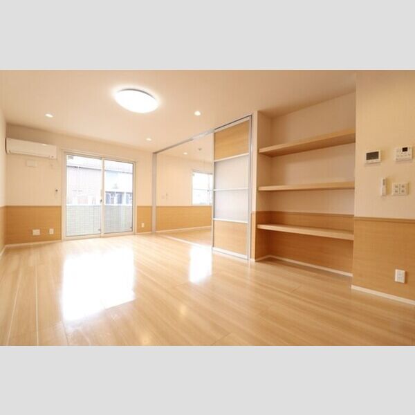 その他 (リビング全景(別角度))