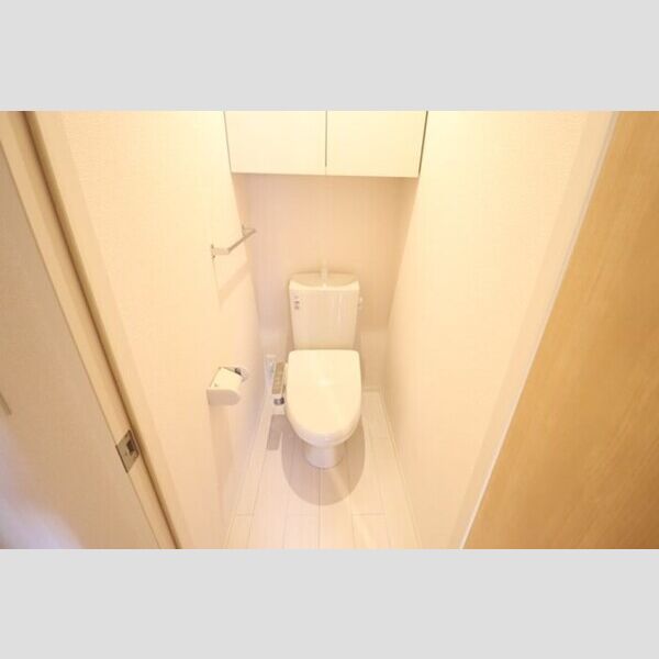 トイレ (温水洗浄暖房便座)