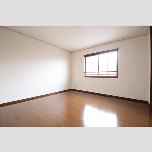 その他 (洋室8帖)