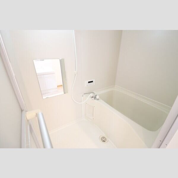 バス (追い焚き給湯式浴室)