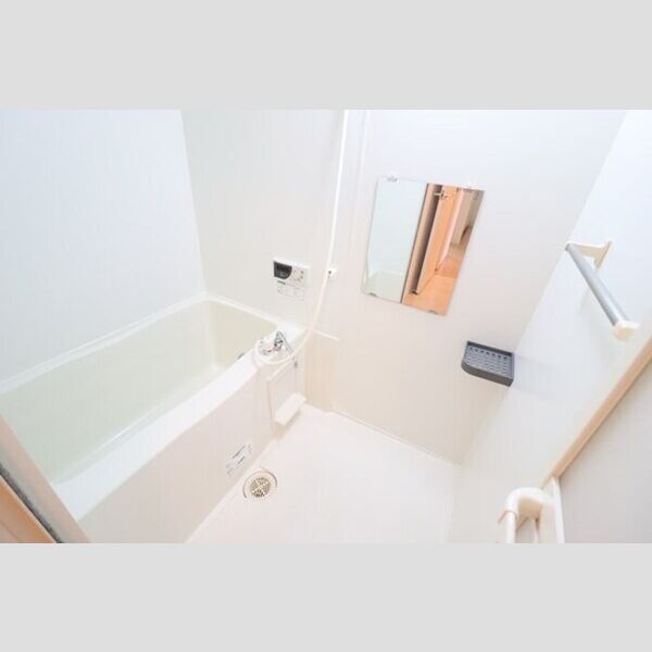 バス (追い焚き給湯式浴室)