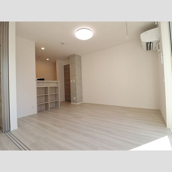 その他 (リビング全景(別角度))