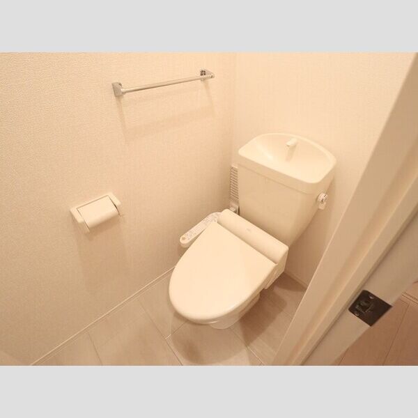 トイレ (温水洗浄暖房便座)