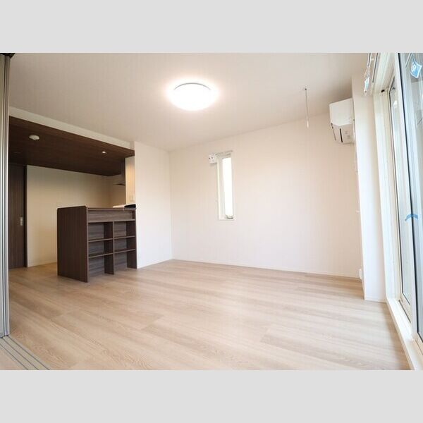 その他 (リビング全景(別角度))