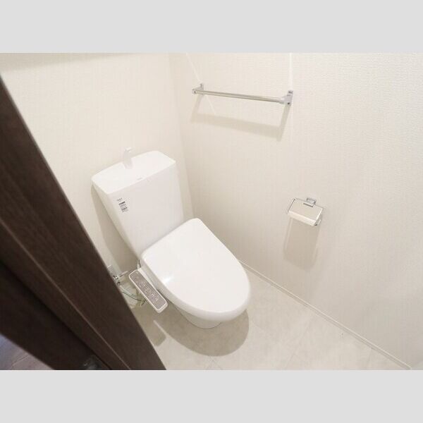 トイレ (温水洗浄暖房便座)