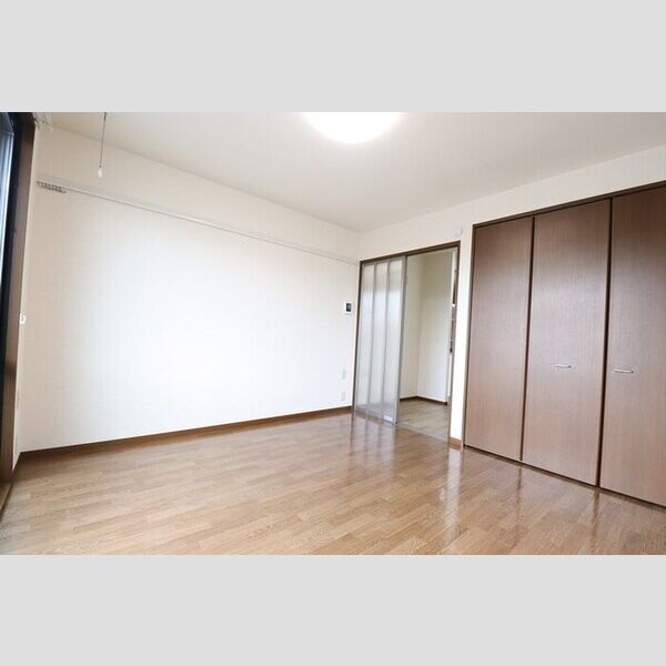 その他 (洋室(別角度))