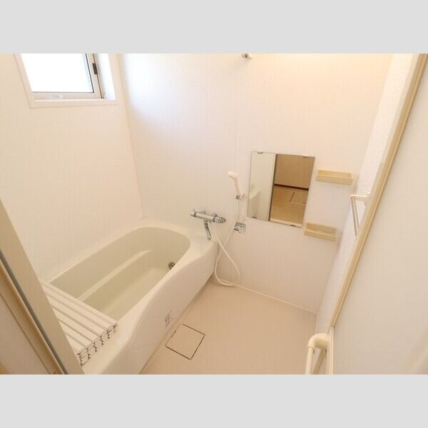 バス (追い焚き給湯式浴室(小窓付))