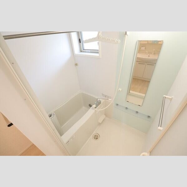 バス (追い焚き給湯式浴室(小窓・浴室換気乾燥機付))