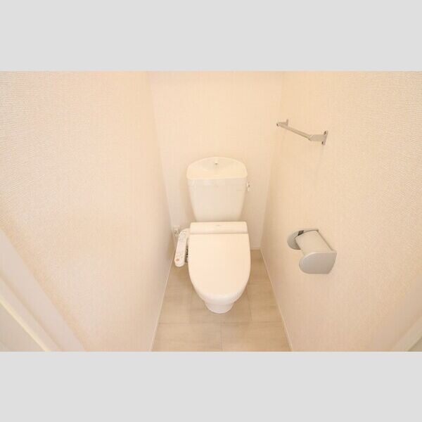 トイレ (温水洗浄暖房便座)