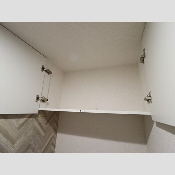 トイレ (トイレ収納棚)