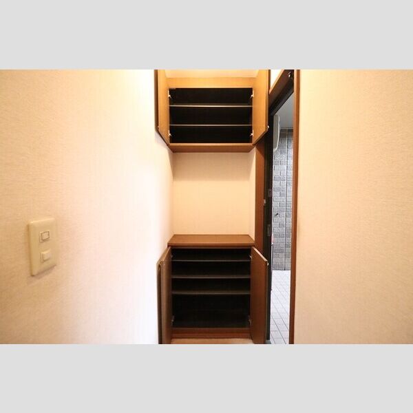 玄関 (シューズボックス)