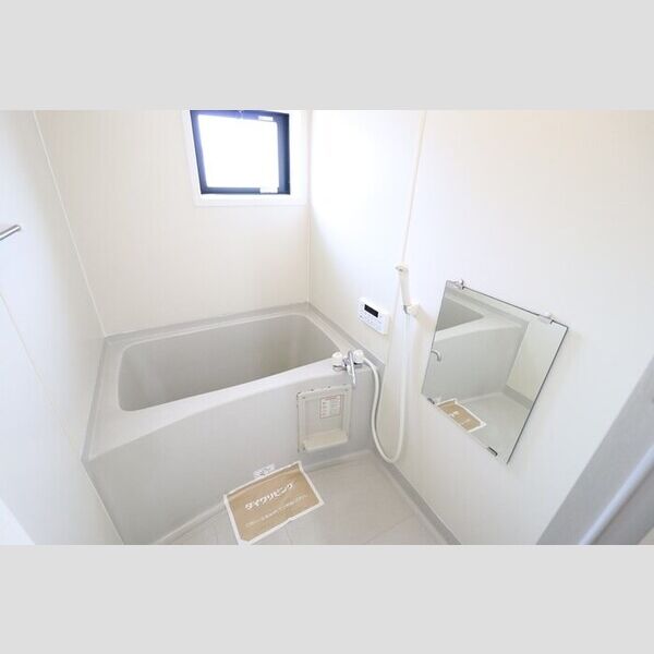 バス (追い焚き給湯式浴室(小窓付))