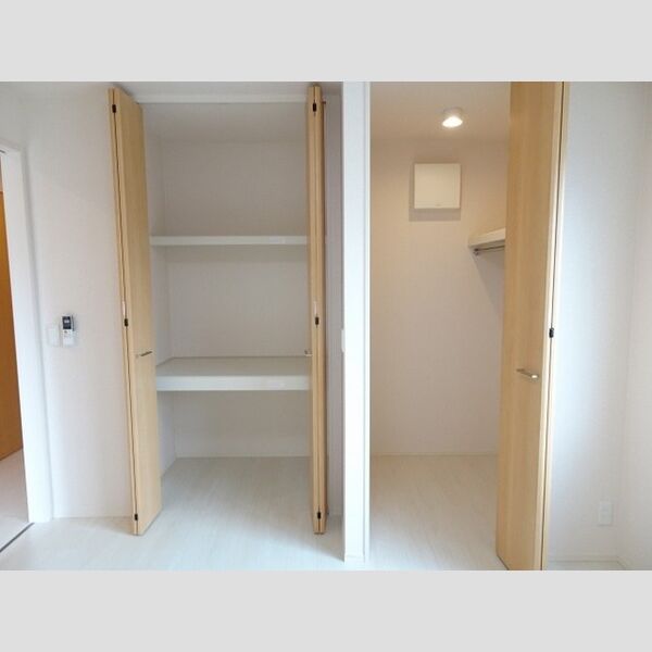 収納 (ウォークインクローゼット付いています。たっぷり収納できますよ。)