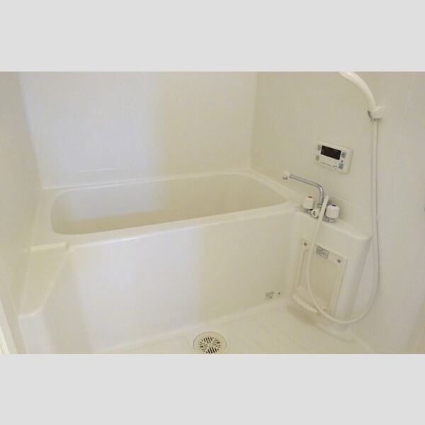 バス (追い焚き給湯式浴室)