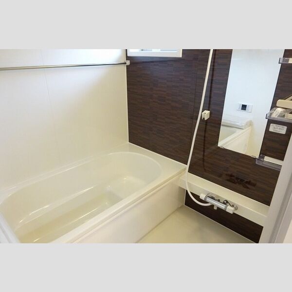 バス (追い焚き給湯式浴室　浴室乾燥機付)