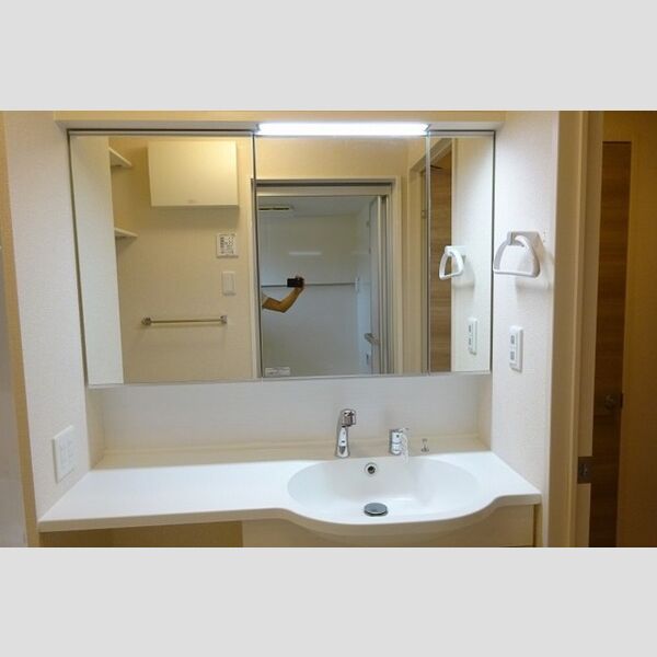 洗面所 (洗髪洗面化粧台)