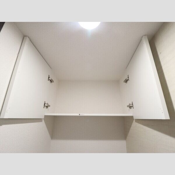 トイレ (トイレ収納棚)