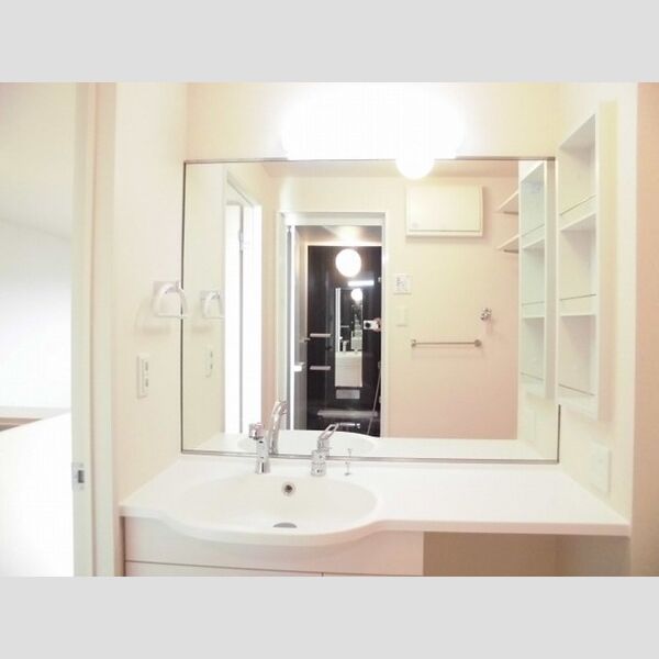 洗面所 (洗髪洗面化粧台)