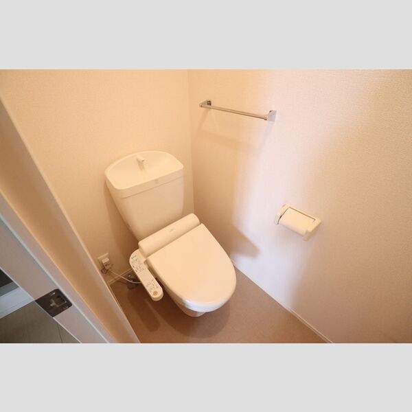 トイレ (温水洗浄暖房便座)