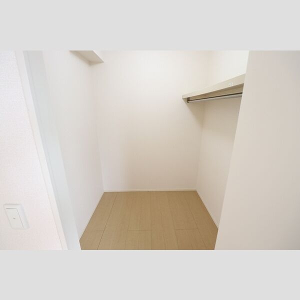 収納 (ウォークインクローゼット)