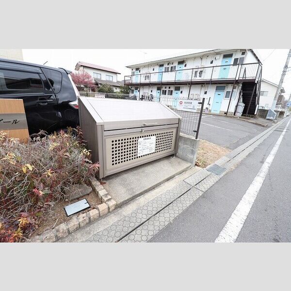 現地周辺 (ゴミストッカー)