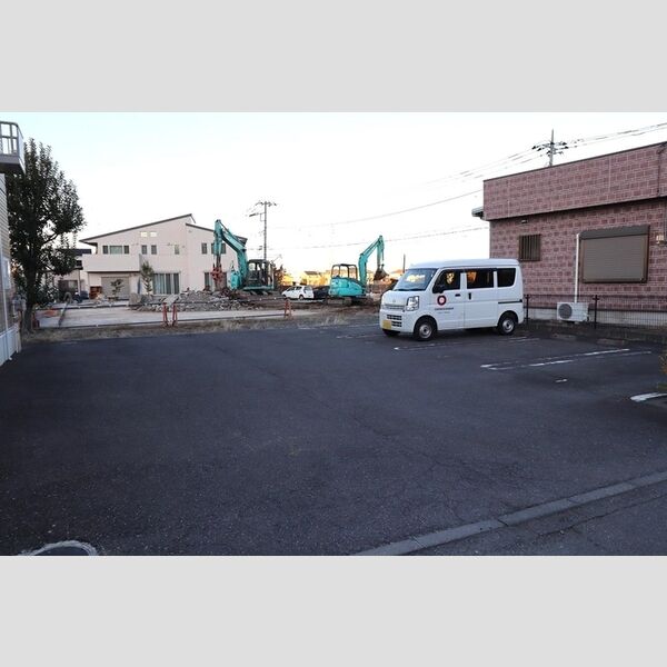 駐車場 (駐車場)