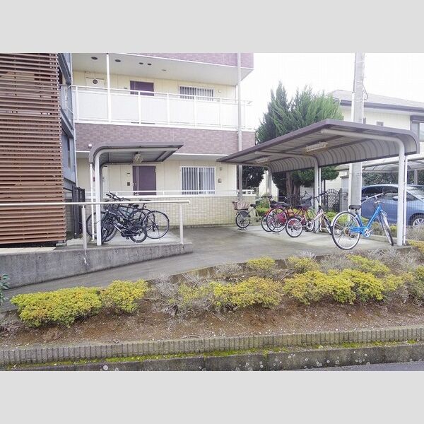 現地周辺 (駐輪場)