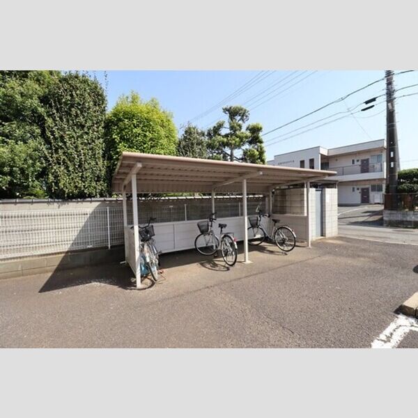 現地周辺 (駐輪場)