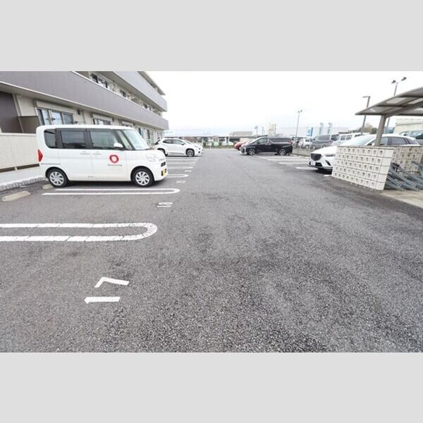駐車場 (駐車場)