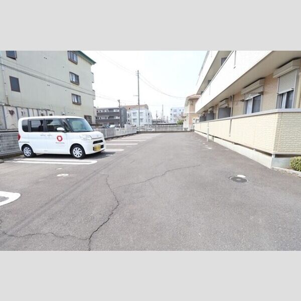 駐車場 (駐車場)