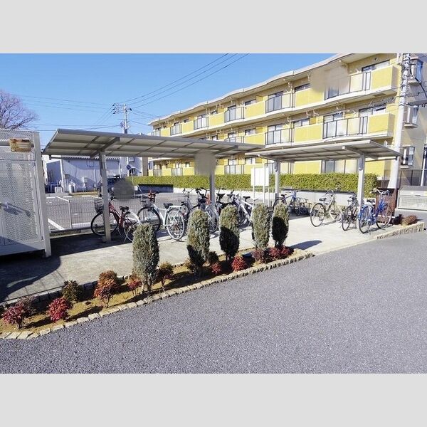 現地周辺 (駐輪場)