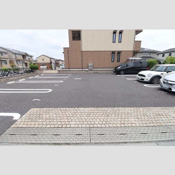 駐車場 (駐車場)