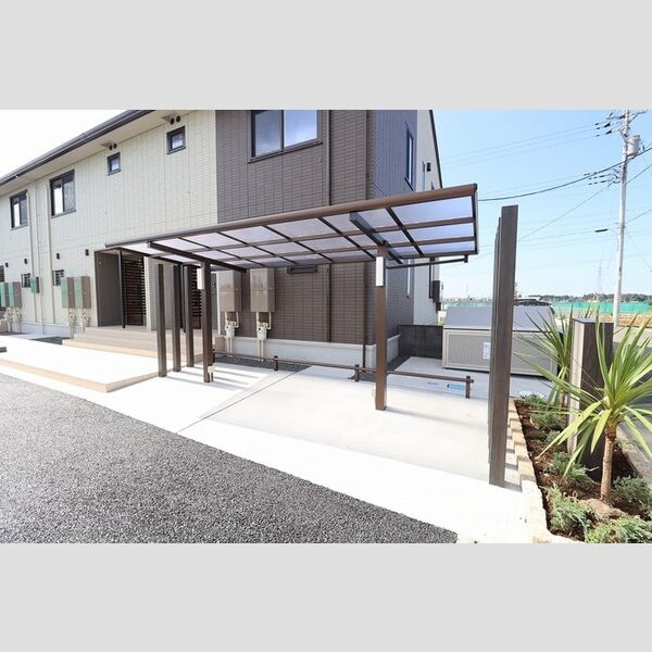 現地周辺 (駐輪場)