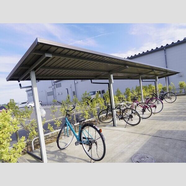 現地周辺 (駐輪場)