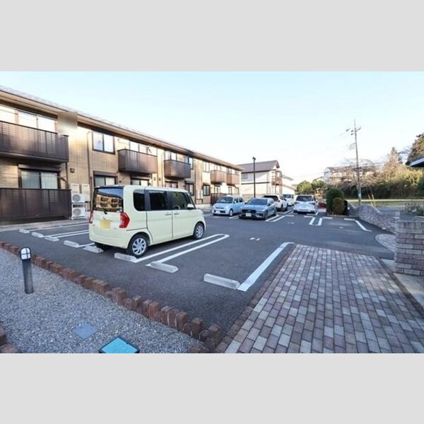 駐車場 (駐車場)