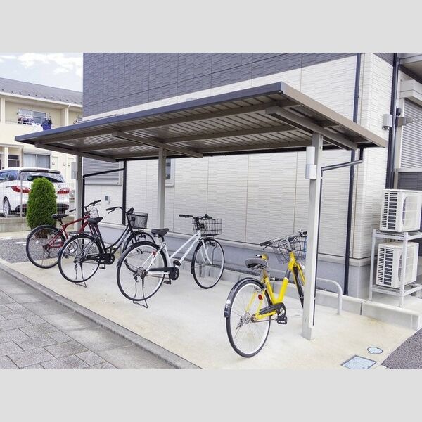 現地周辺 (駐輪場)