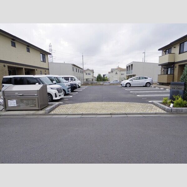 駐車場 (駐車場)