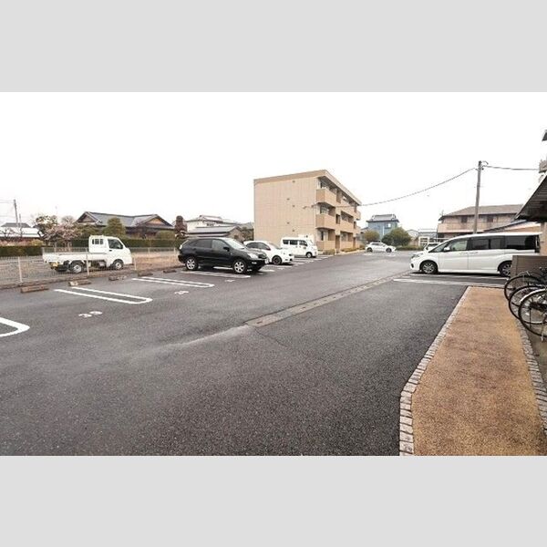 駐車場 (駐車場)