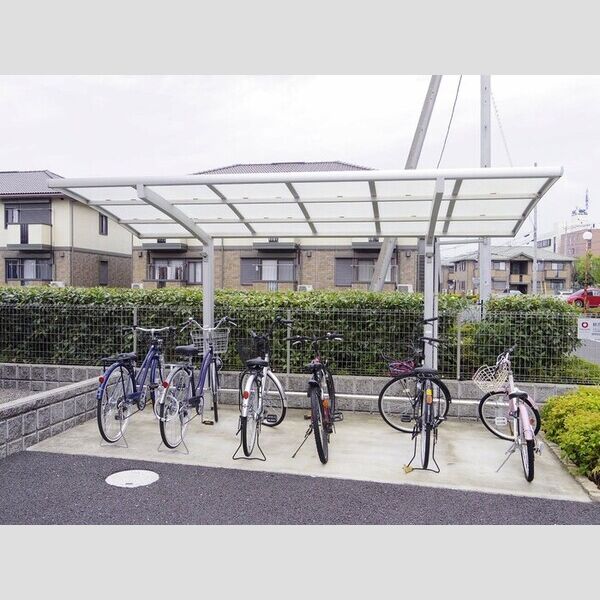 現地周辺 (駐輪場)